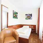 Am Berliner Platz Bed & Breakfast Langenfeld (North Rhine-Westphalia)