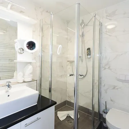 Bed and Breakfast Am Berliner Platz Λάνγκενφελντ