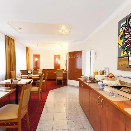 Am Berliner Platz 3*