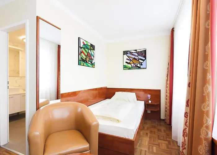 Am Berliner Platz Bed & Breakfast Langenfeld (North Rhine-Westphalia)